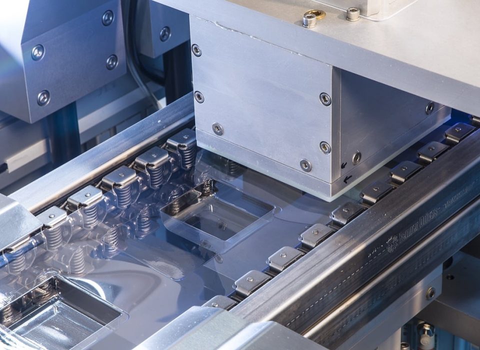 Simple Clamp Type 08B1GC-A Stainless Steel Gripper Roller Chains for Form Fill and Vacuum Seal Wrapping Applications