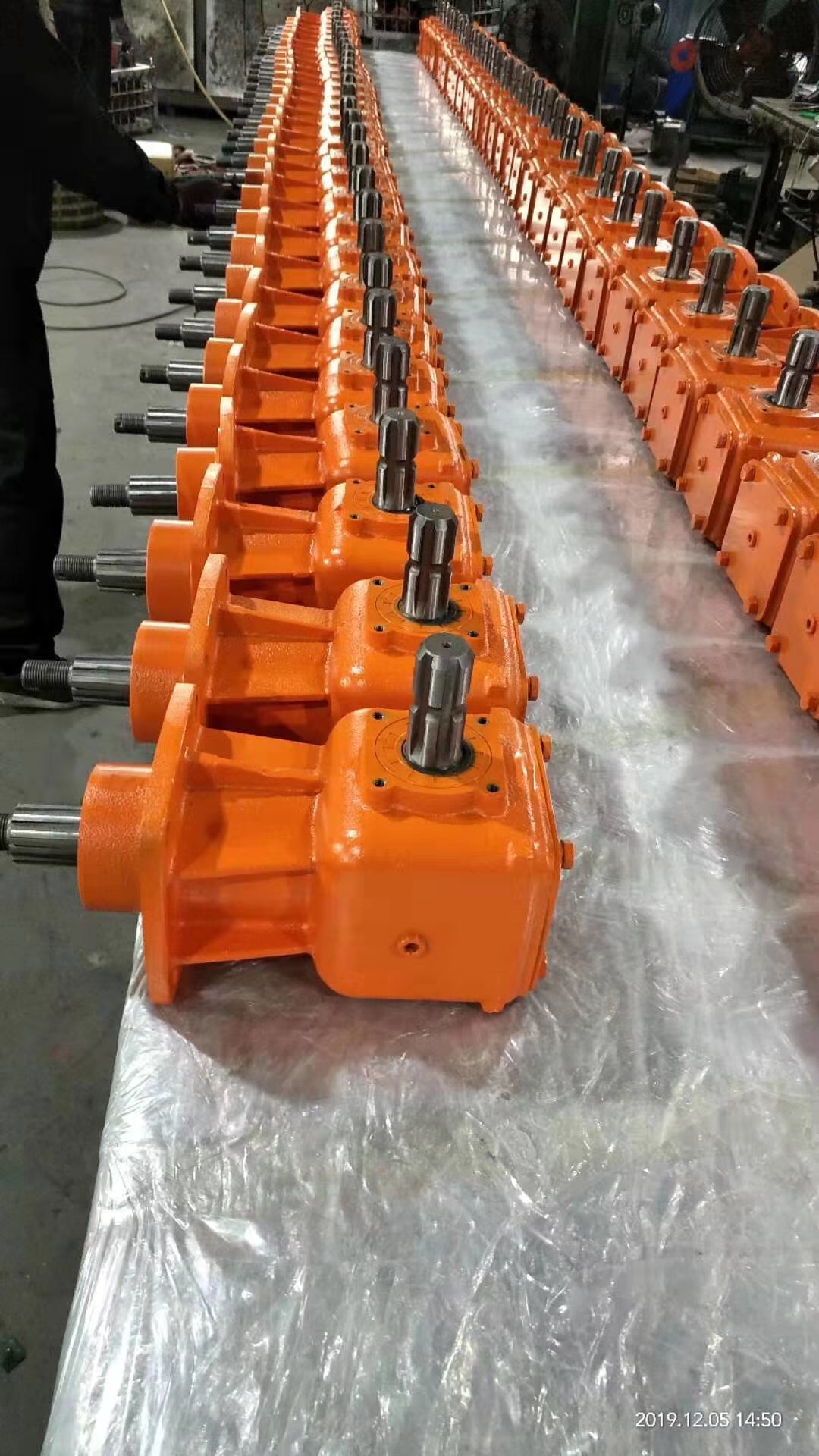Post Hole Digger Gearbox for Agricultural Machine 90 Degree Becvel Farm Pto Right Angle Tractor Slasher Rotary Tiller Feed Mixer