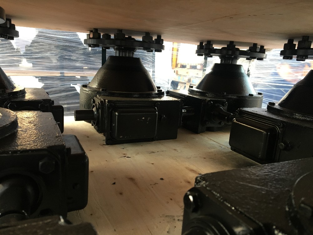 Agricultural Farm Greenhouse Valley Automatic sprinkling Irrigation Gearbox For Center Pivot Irrigation System