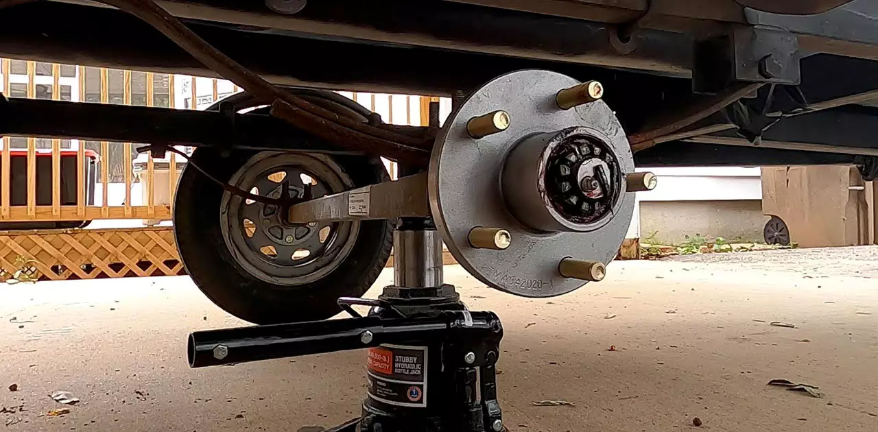 Trailer Parts 6 Lug Trailer Half Axle Hub With Spindle