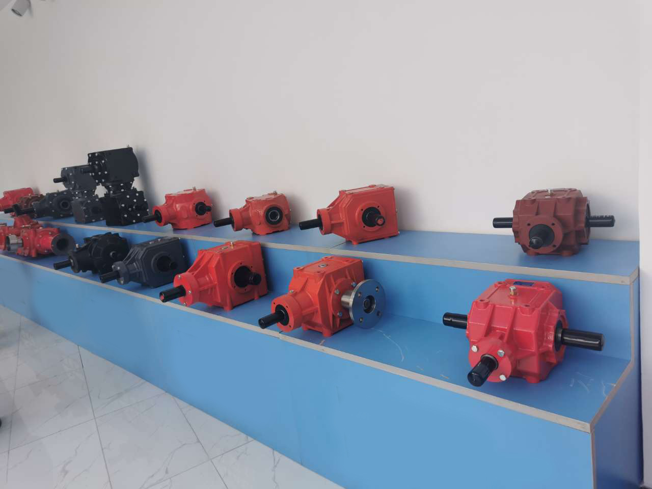 Fertilizer Seeder Gearbox square round Gearbox Speed Reducer Feed Mixer Gearboxes Replacement of Comer Code C3A, 1:1, 1,8:1